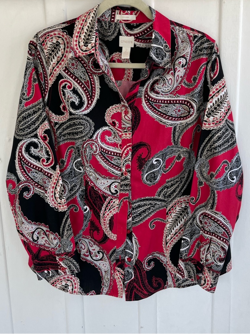 EUC Chicos Paisley Button Down Shirt Womens Size 2 Red Black White Cotton LS